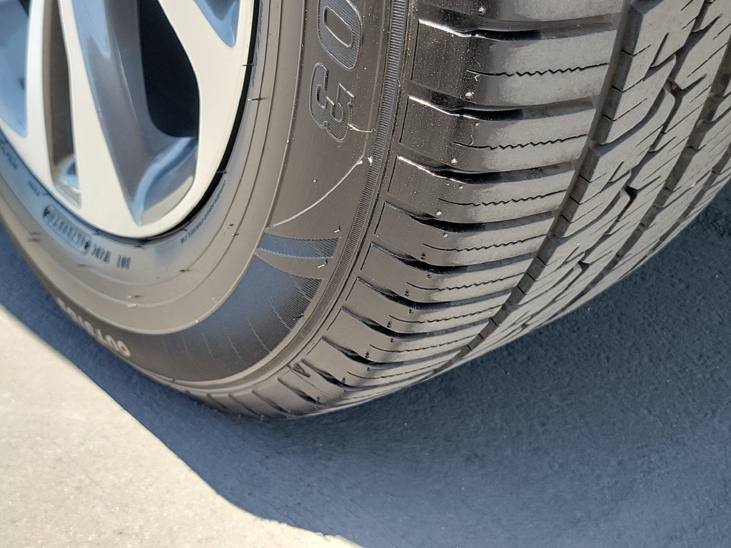 Used 2023 Buick Envision Essence FWD image 34