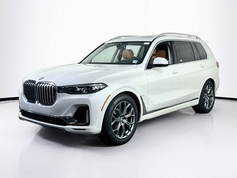 Used 2022 BMW X7 xDrive40i w/ Premium Package AWD/4WD image 1