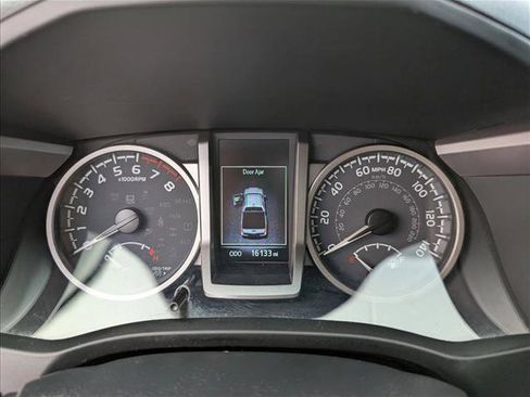 Certified 2022 Toyota Tacoma SR5 image 11