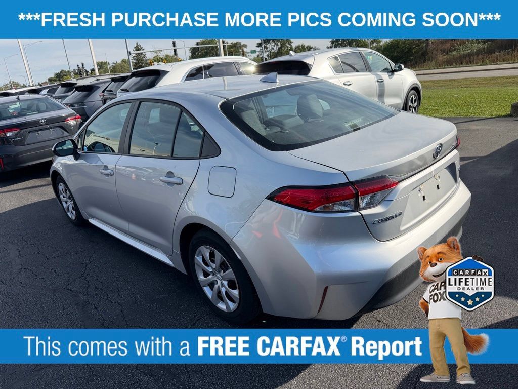Used 2025 Toyota Corolla LE FWD image 5
