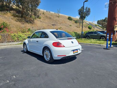 Used 2015 Volkswagen Beetle 1.8T FWD image 5
