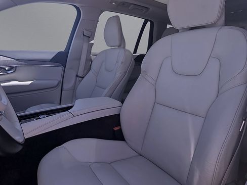 Used 2023 Volvo XC90 B6 Plus AWD/4WD image 25
