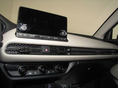 Certified 2025 Honda HR-V LX image 4