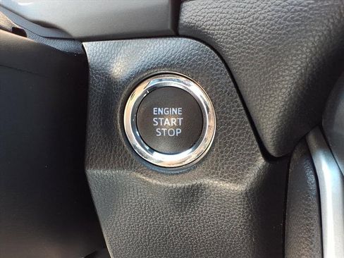 Used 2022 Toyota RAV4 XLE Premium image 22