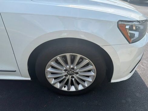 Used 2016 Volkswagen Passat 1.8T SE FWD image 6