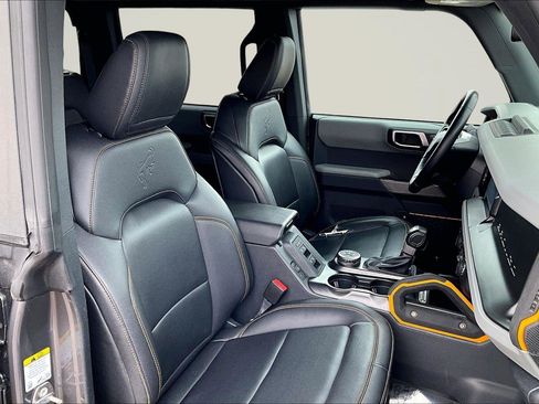 Used 2021 Ford Bronco Badlands image 8