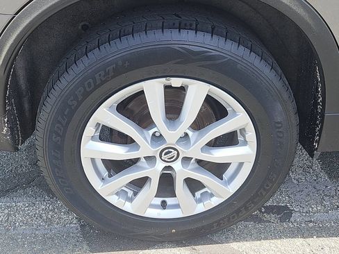 Used 2018 Nissan Rogue SV AWD/4WD image 9