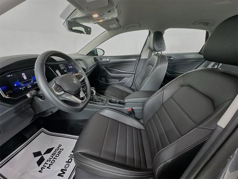 Used 2024 Volkswagen Jetta SE image 21