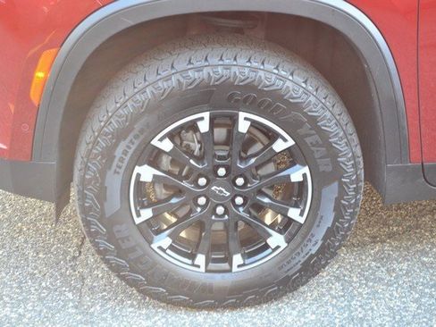 Used 2024 Chevrolet Traverse Z71 w/ Enhanced Driving Package image 13