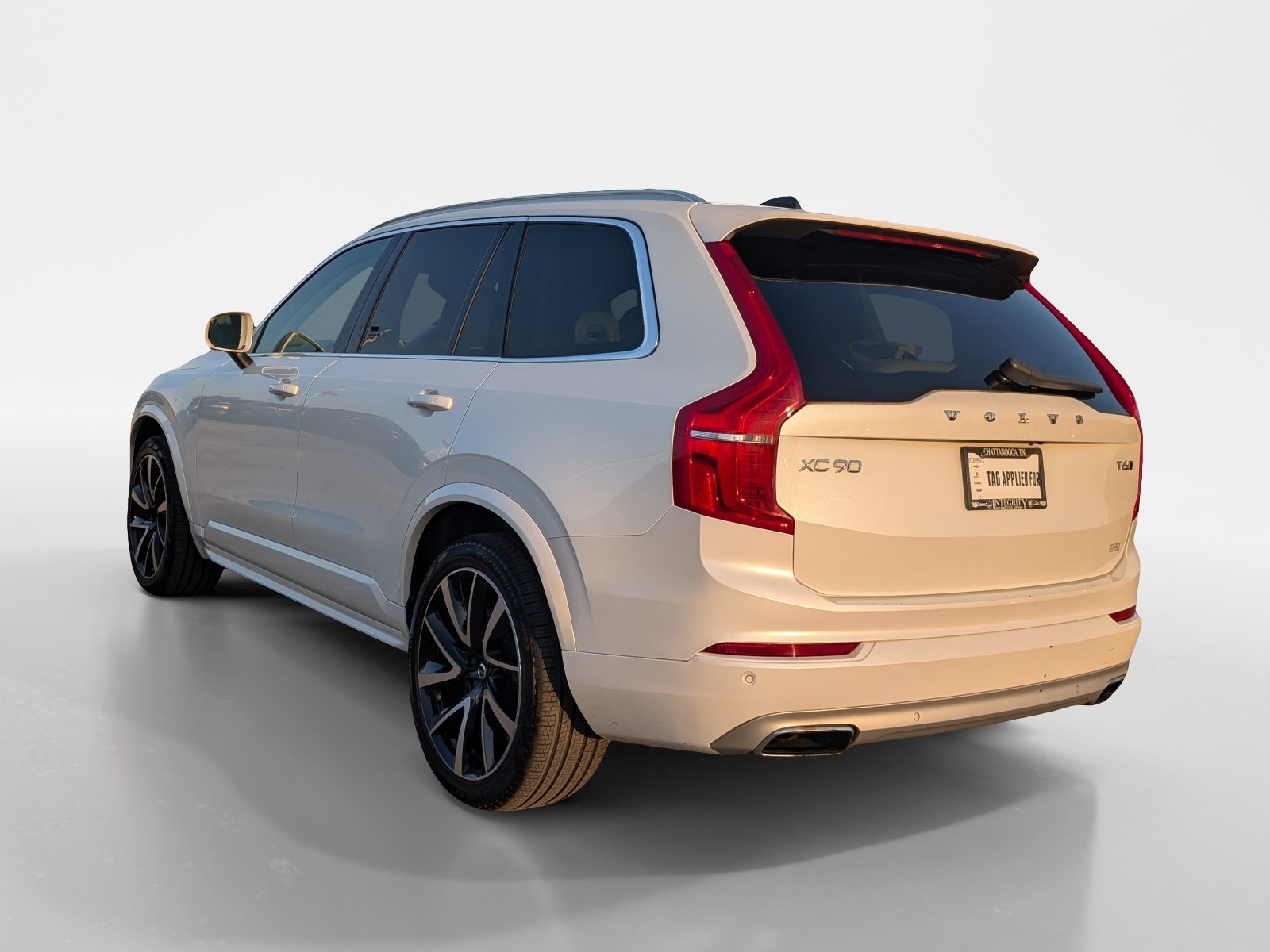 Used 2020 Volvo XC90 T6 Momentum w/ Protection Package AWD/4WD image 4