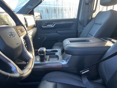 Used 2022 Chevrolet Silverado 1500 LT Trail Boss w/ LT Trail Boss Premium Package image 9