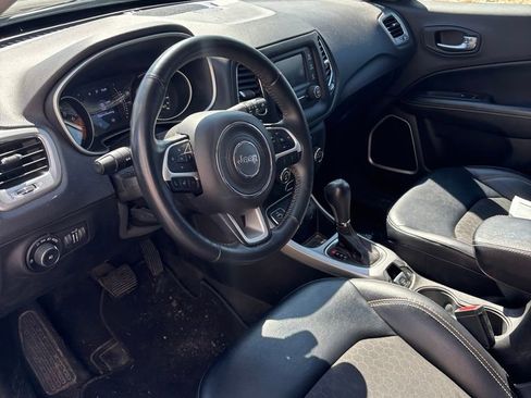 Used 2017 Jeep Compass Latitude image 5