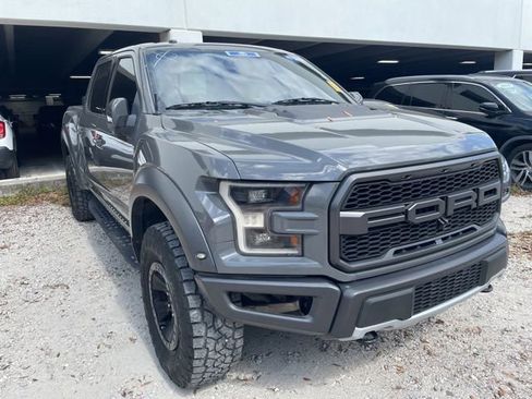 Used 2018 Ford F150 Raptor w/ Equipment Group 802A Luxury image 3