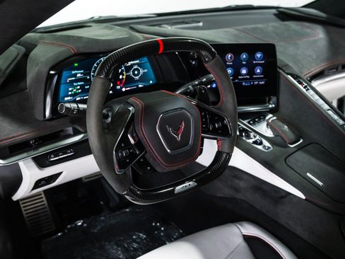 Used 2023 Chevrolet Corvette Z06 w/ Z07 Performance Package RWD image 21