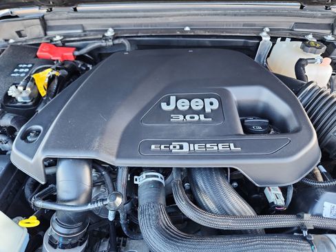 Used 2021 Jeep Gladiator Rubicon w/ Cold Weather Group image 23