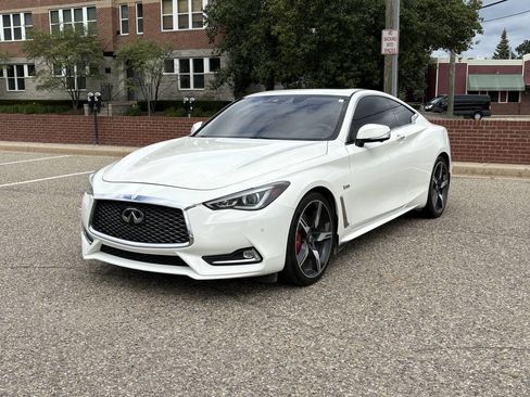 Used 2018 INFINITI Q60 Red Sport 400 w/ Pro Active Package AWD/4WD image 5