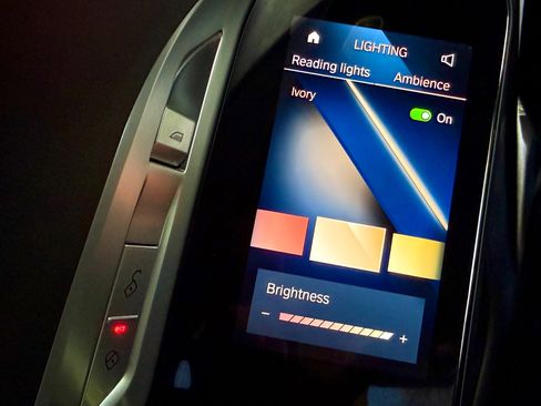 Used 2025 BMW 760i xDrive w/ Executive Package image 41