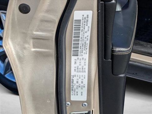 Used 2014 Jeep Cherokee Limited w/ Luxury Group image 24