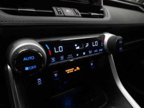 Used 2019 Toyota RAV4 Limited AWD/4WD image 21