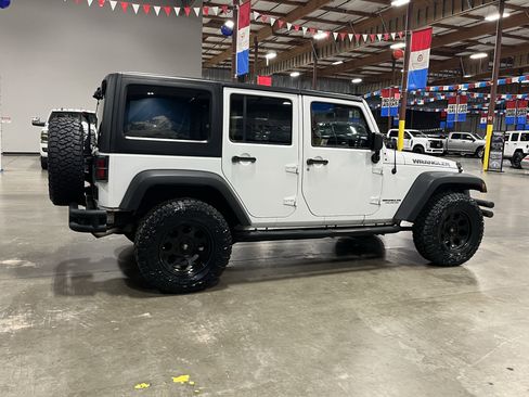 Used 2017 Jeep Wrangler Unlimited Sport image 6