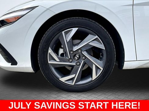 Used 2023 Hyundai Santa Fe SEL w/ Premium Package FWD image 39