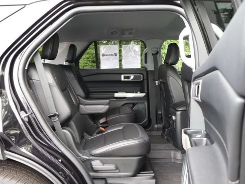 Used 2023 Ford Explorer XLT w/ Equipment Group 202A AWD/4WD image 46