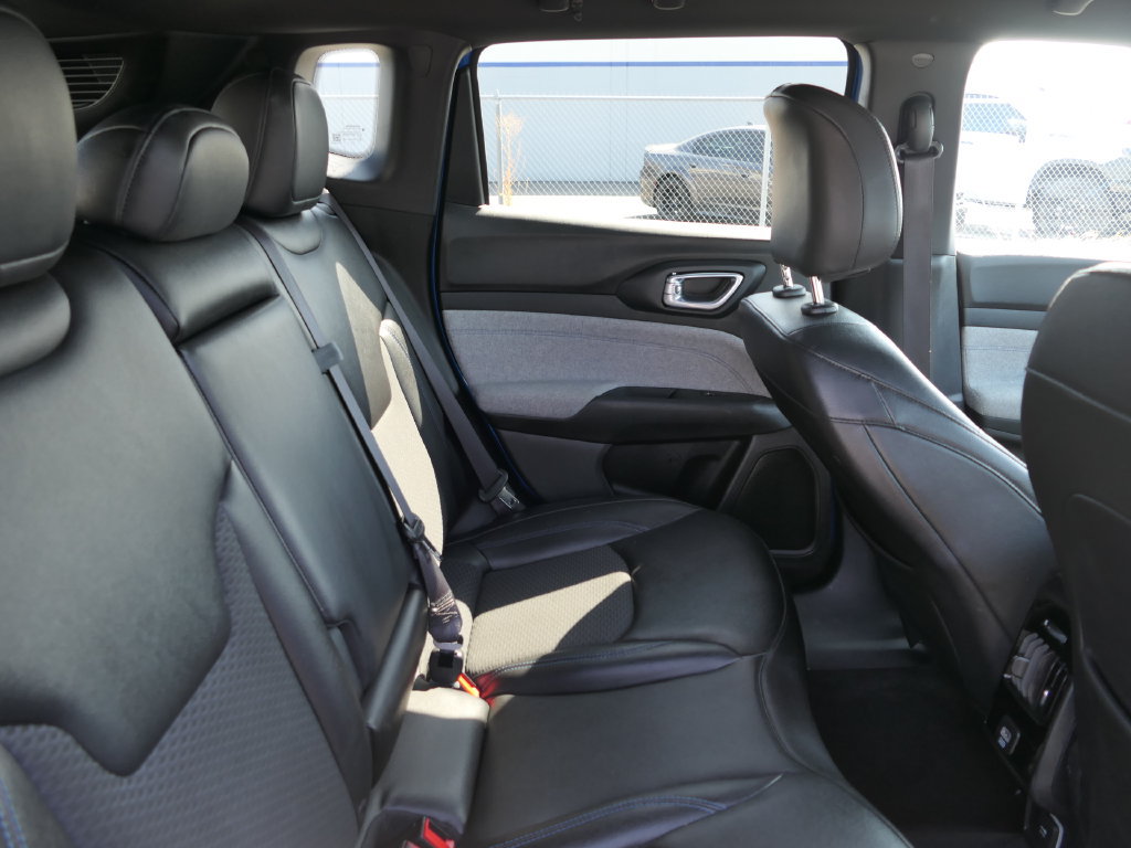 Used 2024 Jeep Compass Latitude AWD/4WD image 22