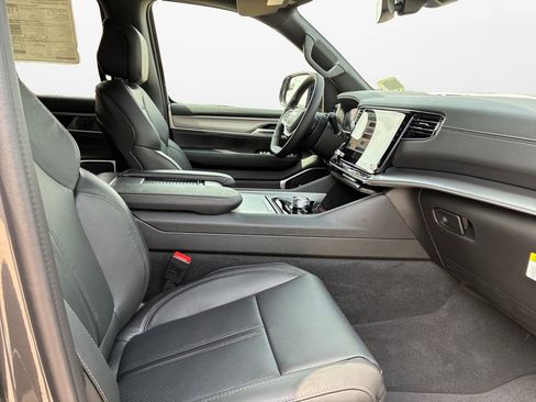 New 2026 Jeep Grand Wagoneer L 2WD image 24