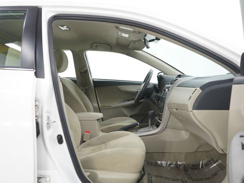 Used 2013 Toyota Corolla LE Special Edition image 11