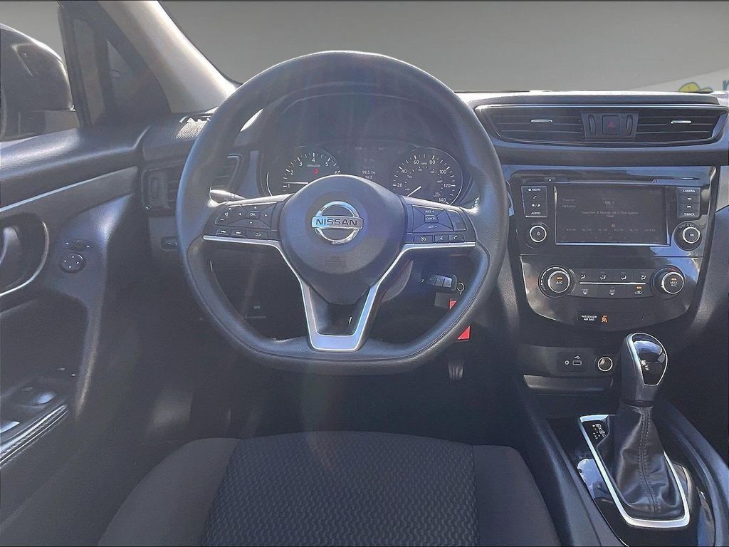 Used 2019 Nissan Rogue Sport S w/ Appearance Package AWD/4WD image 17