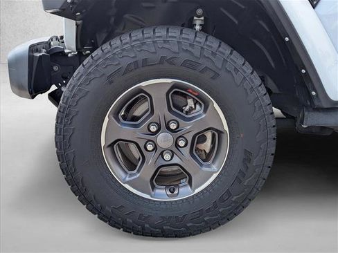 Used 2022 Jeep Gladiator Rubicon AWD/4WD image 9