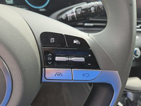 Used 2024 Hyundai Elantra SEL FWD image 18