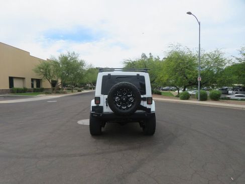 Used 2014 Jeep Wrangler Unlimited Sahara w/ Max Tow Package AWD/4WD image 13
