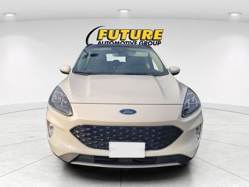 Used 2020 Ford Escape Titanium w/ Titanium Premium Package 2.0 AWD/4WD image 2