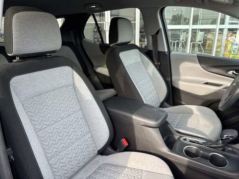 Used 2023 Chevrolet Equinox LS w/ LS Convenience Package image 11