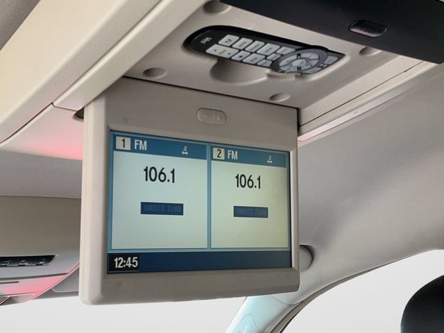 Used 2012 Chrysler Town & Country Touring w/ Entertainment Group #1 FWD image 26