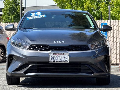 Used 2024 Kia Forte LXS w/ LXS Technology Package FWD image 6