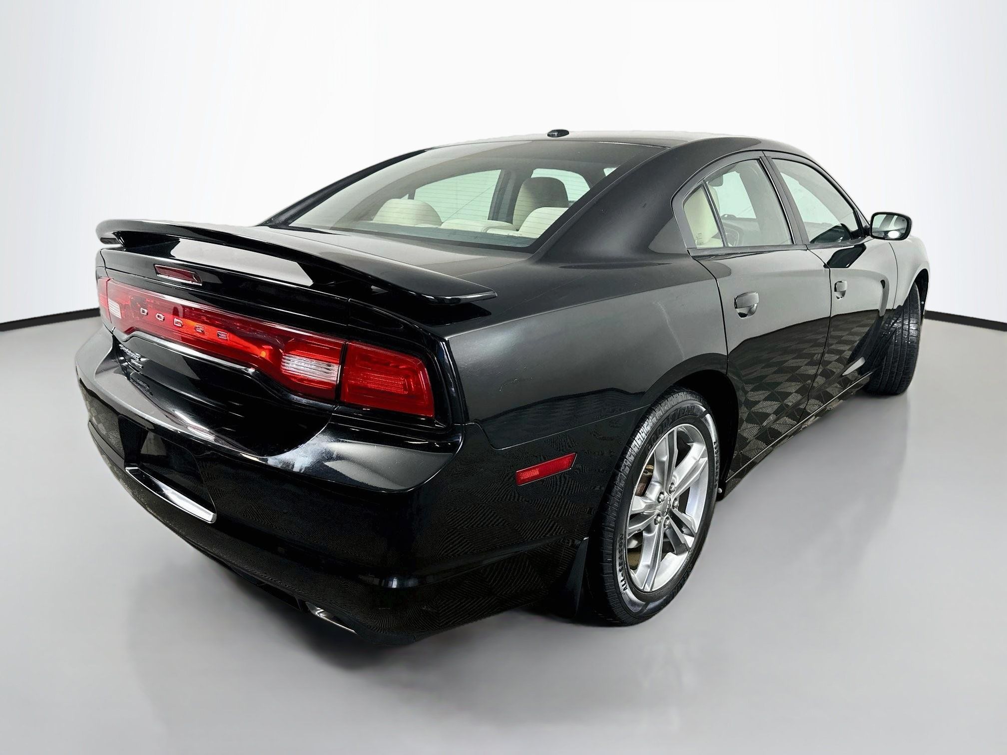 Used 2013 Dodge Charger SXT w/ Beats Audio Group AWD/4WD image 7
