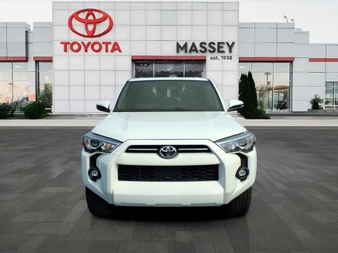 Used 2021 Toyota 4Runner SR5 Premium w/ Moonroof Package RWD image 8