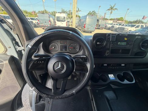 Used 2019 Mercedes-Benz Sprinter 170 image 13