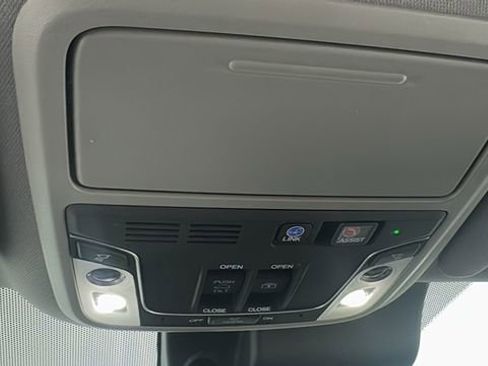 Used 2022 Honda Pilot Elite image 33