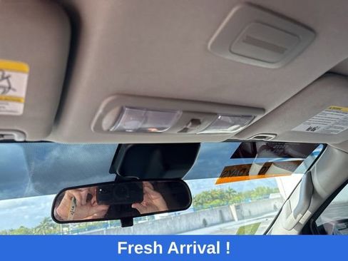 Used 2022 Nissan Frontier SV image 9