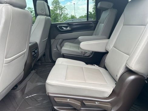 Used 2023 Chevrolet Suburban Z71 w/ Luxury Package AWD/4WD image 22