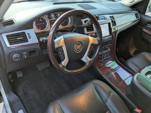 Used 2013 Cadillac Escalade Luxury image 10