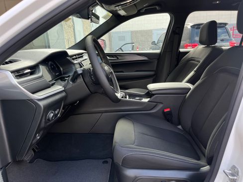 New 2026 Jeep Grand Cherokee L Laredo AWD/4WD image 12