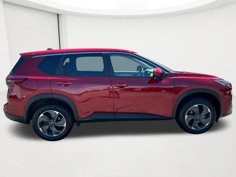 Used 2025 Nissan Rogue SV AWD/4WD image 4