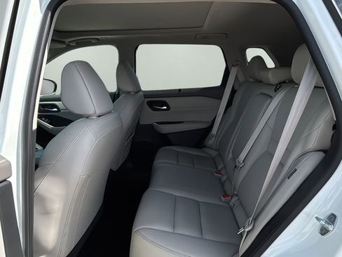 Used 2023 Nissan Rogue SL w/ SL Premium Package FWD image 14