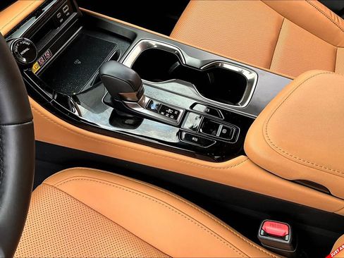 Used 2025 Lexus NX 250 FWD image 13