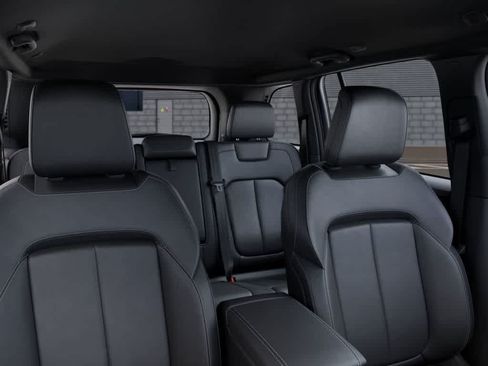 Used 2025 Jeep Grand Cherokee Limited AWD/4WD image 26