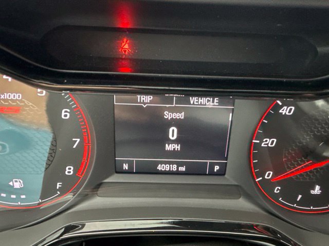 Used 2025 Chevrolet Trax RS w/ Sunroof Package FWD image 19
